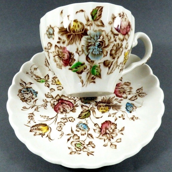 Johnson Brothers Staffordshire Bouquet floral pattern Tea Cup & Saucer Set - Picture 1 of 6